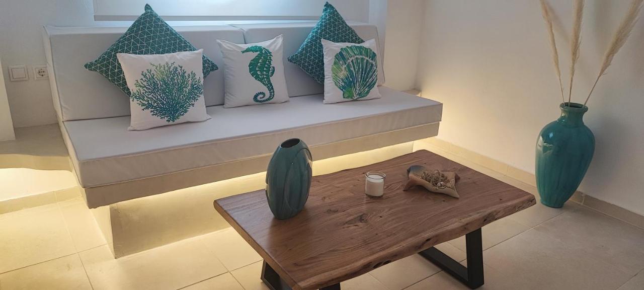 Diana'S Luxury Suites Kíthnos Esterno foto