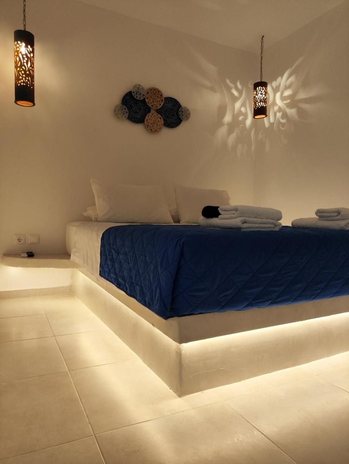 Diana'S Luxury Suites Kíthnos Esterno foto